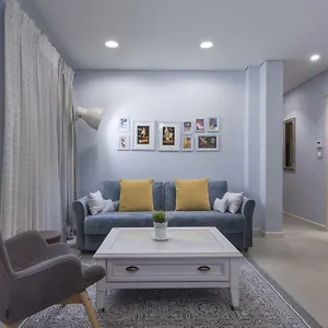 https://the-green-door.hotels-of-thessaloniki.com